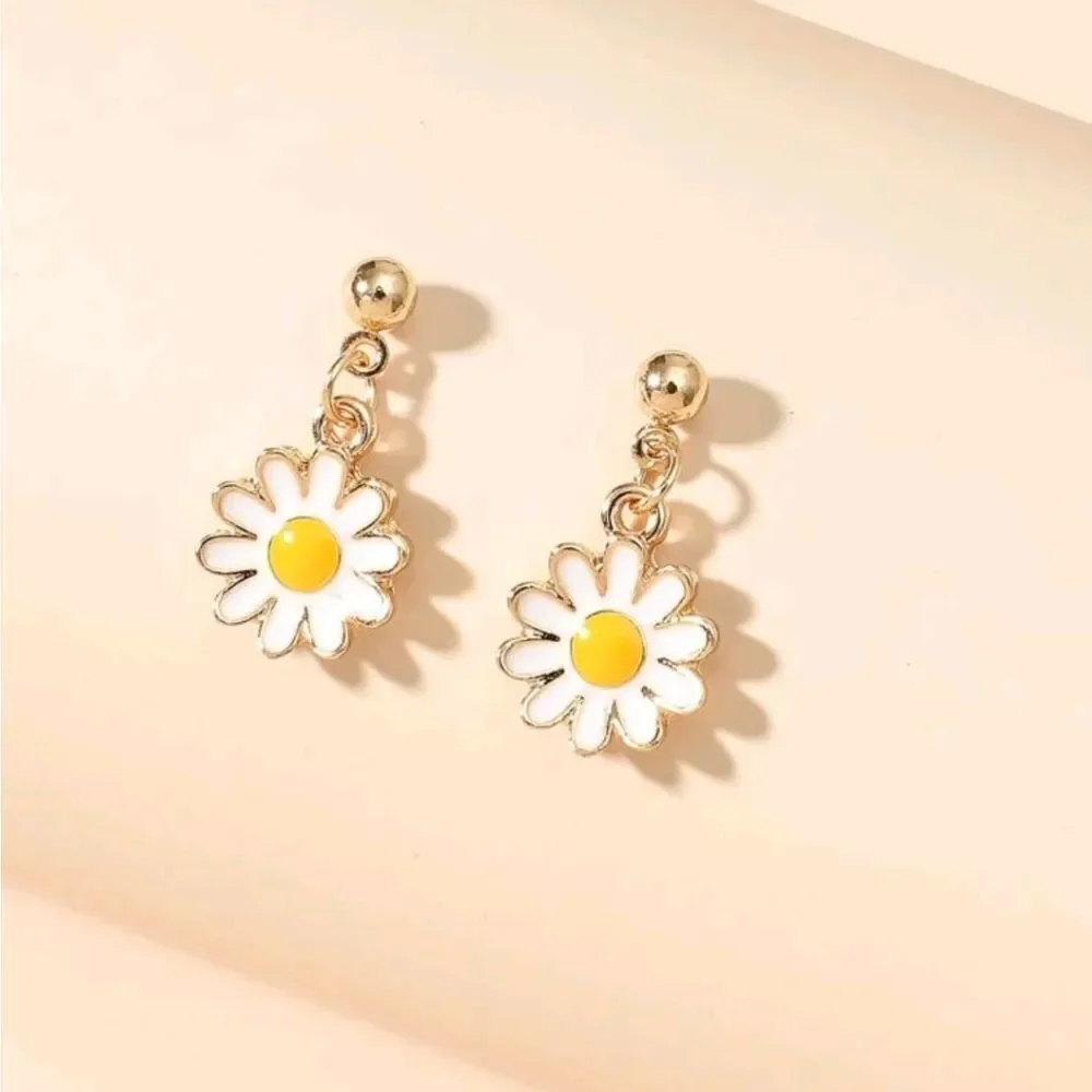 Daisy Drop Earrings